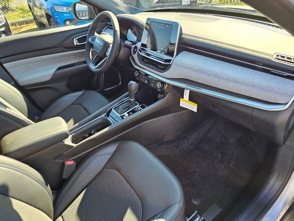 new 2025 Jeep Compass car, priced at $25,535