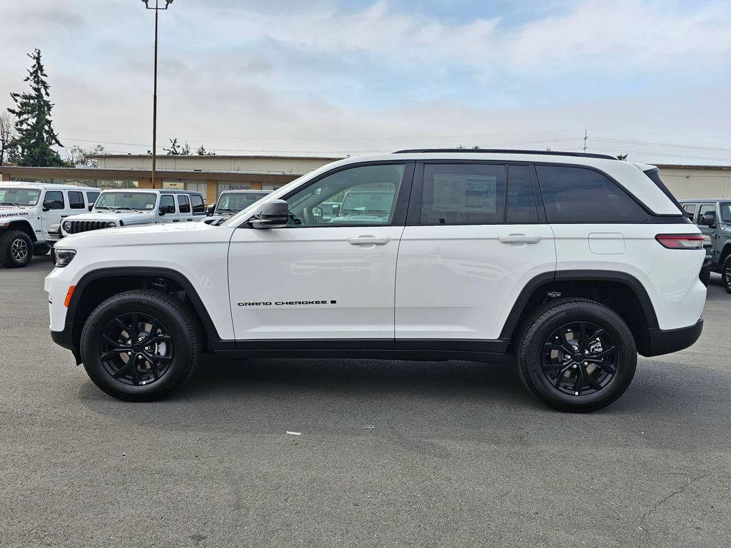 new 2025 Jeep Grand Cherokee car, priced at $46,135