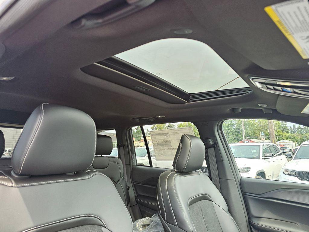 new 2025 Jeep Grand Cherokee car, priced at $46,135
