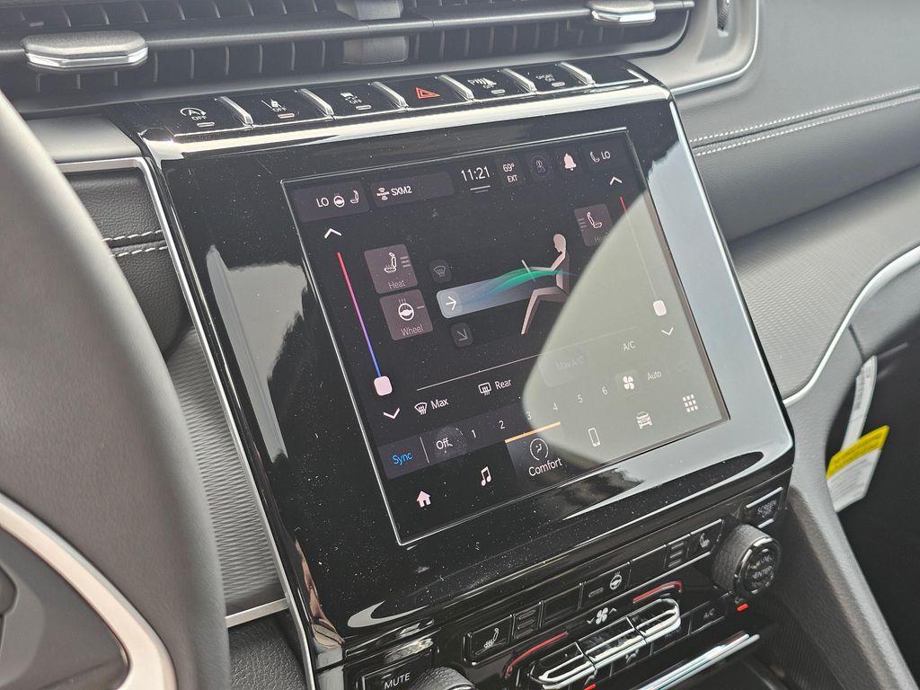 new 2025 Jeep Grand Cherokee car, priced at $46,135
