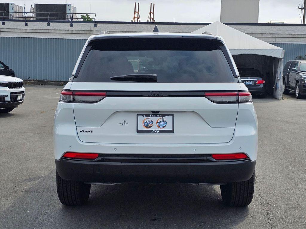 new 2025 Jeep Grand Cherokee car, priced at $46,135