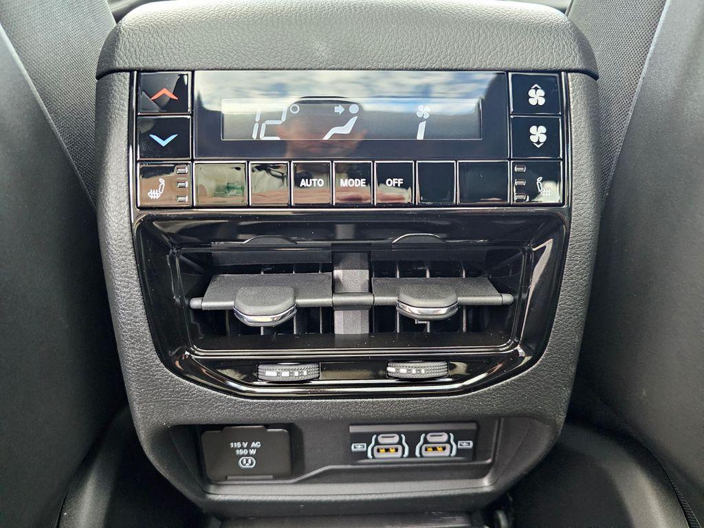 new 2024 Jeep Grand Cherokee L car, priced at $55,425