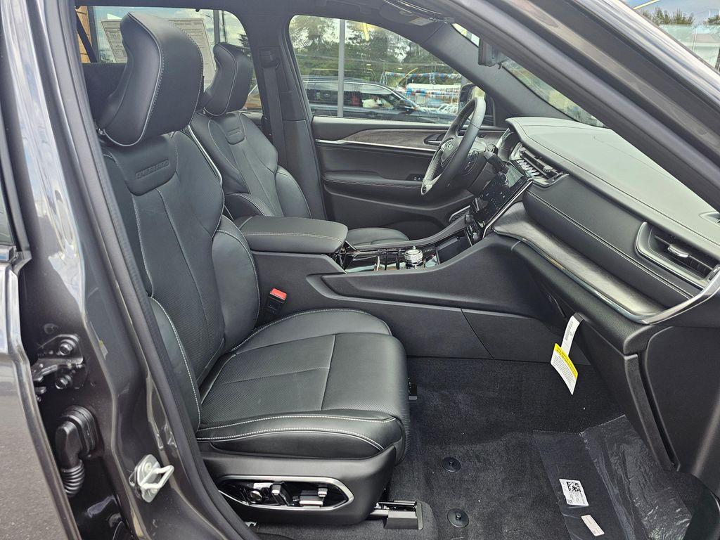 new 2024 Jeep Grand Cherokee L car, priced at $55,425