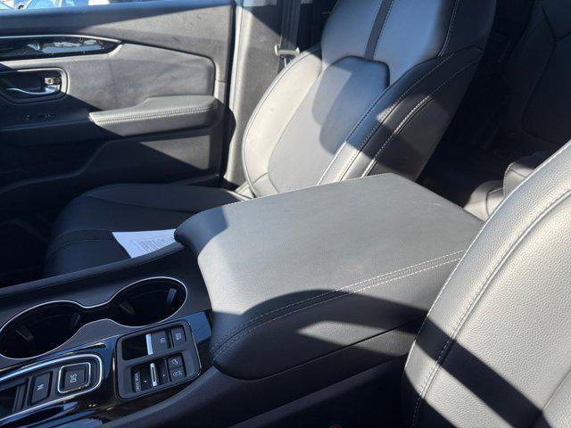 used 2025 Honda Pilot car, priced at $42,988