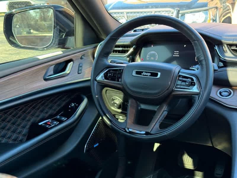 used 2022 Jeep Grand Cherokee car, priced at $45,555