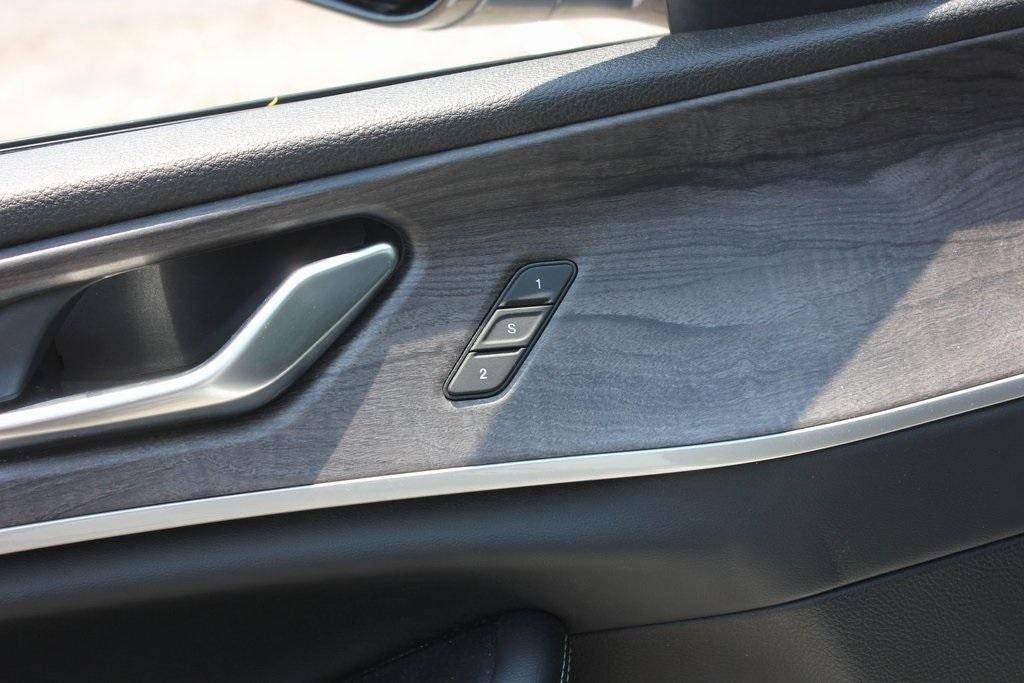 used 2022 Jeep Grand Cherokee car, priced at $35,748