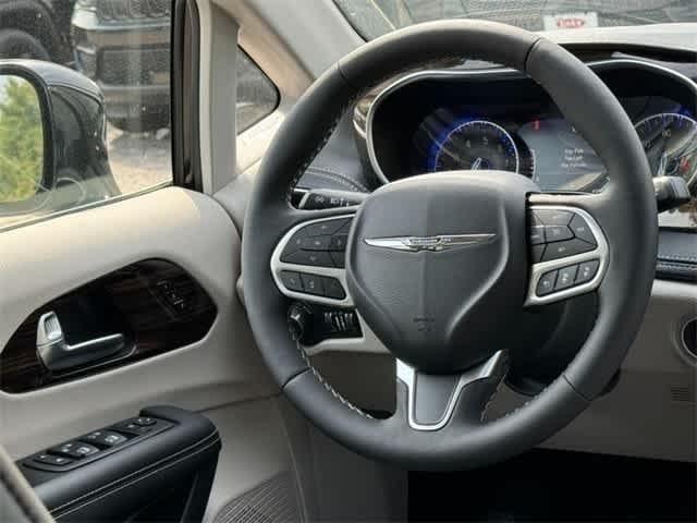 new 2024 Chrysler Pacifica car, priced at $44,160