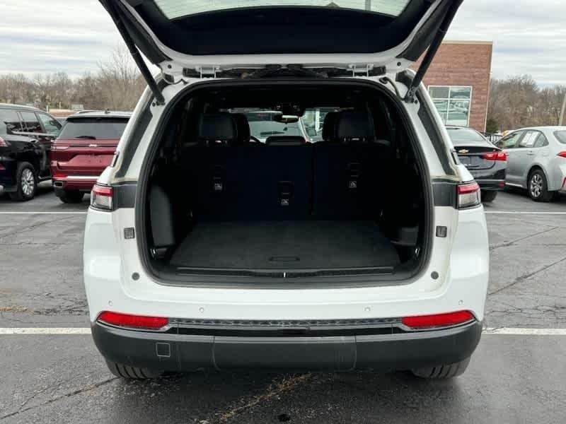 used 2022 Jeep Grand Cherokee car, priced at $31,947