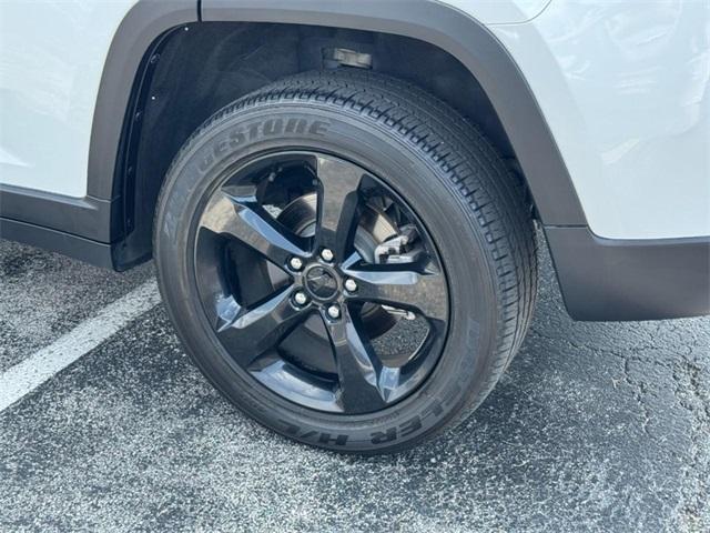 used 2022 Jeep Grand Cherokee car, priced at $30,998