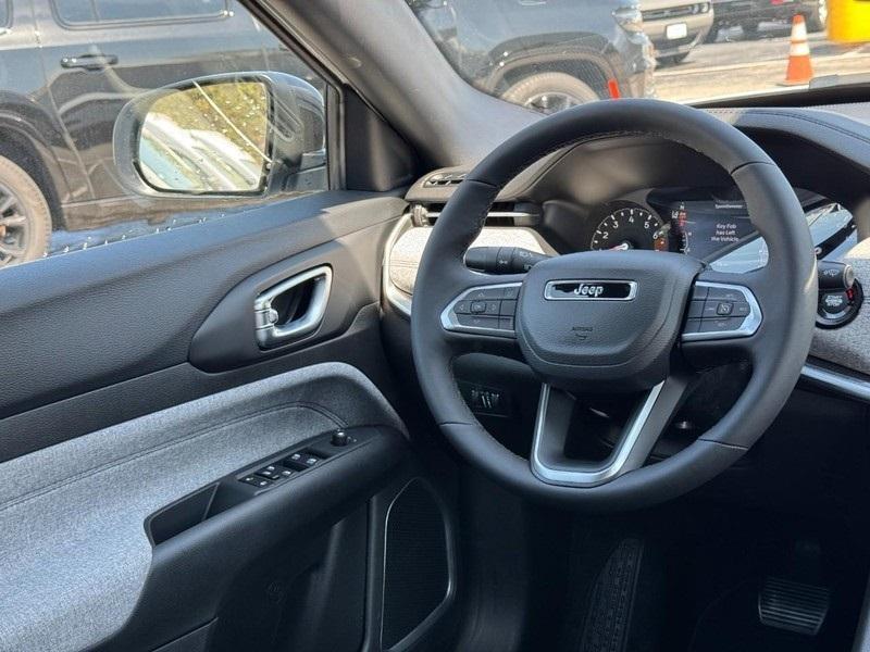 new 2025 Jeep Compass car, priced at $28,298