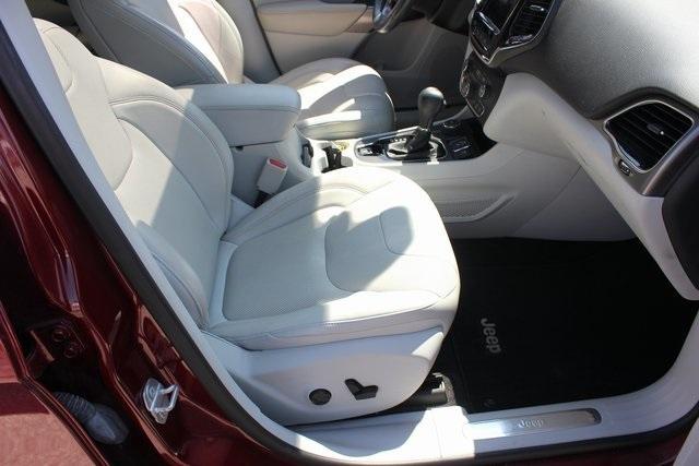 used 2019 Jeep Cherokee car, priced at $18,998