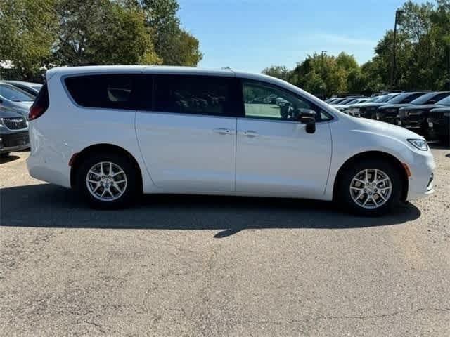 new 2024 Chrysler Pacifica car, priced at $41,340