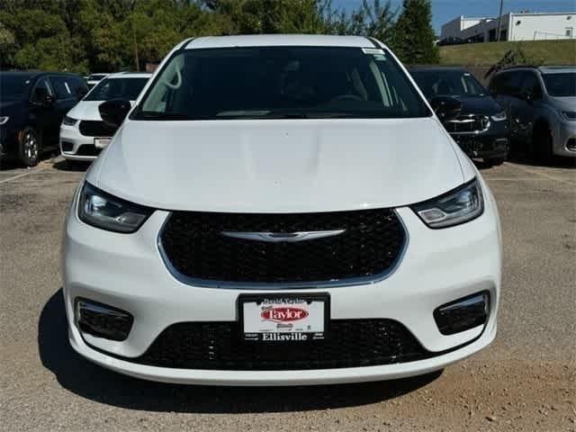 new 2024 Chrysler Pacifica car, priced at $41,340