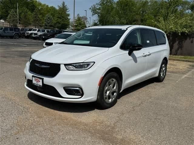 new 2024 Chrysler Pacifica car, priced at $48,160