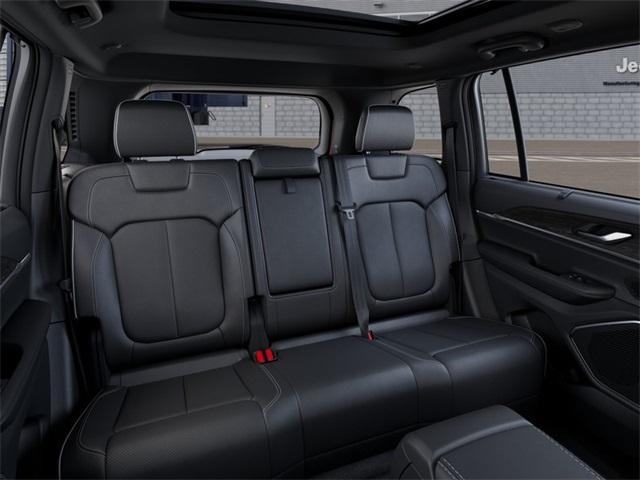new 2025 Jeep Grand Cherokee car, priced at $46,997