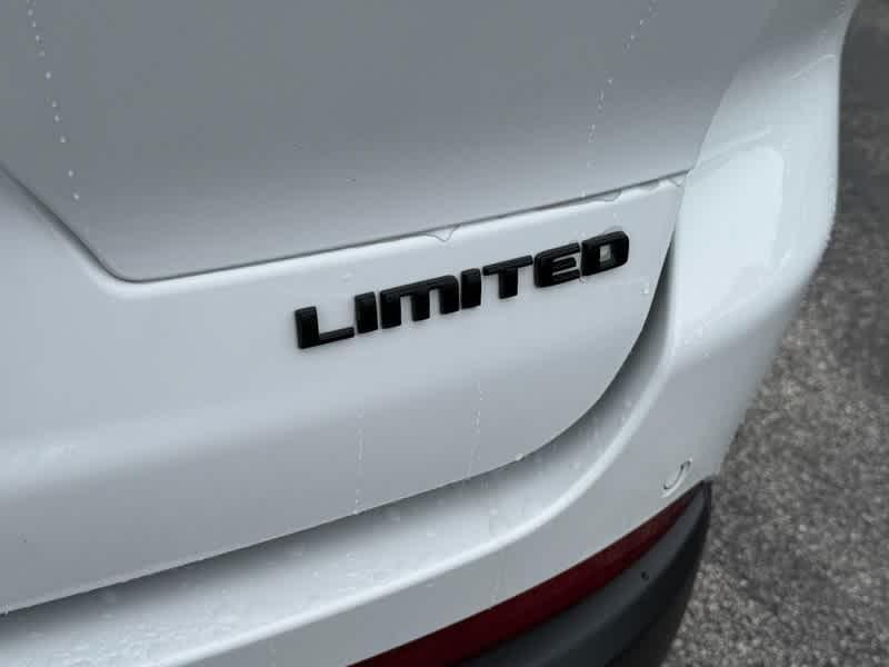 new 2025 Jeep Grand Cherokee L car, priced at $46,794
