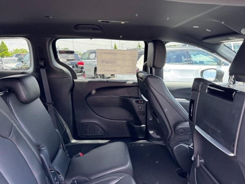 new 2025 Chrysler Pacifica car, priced at $46,597