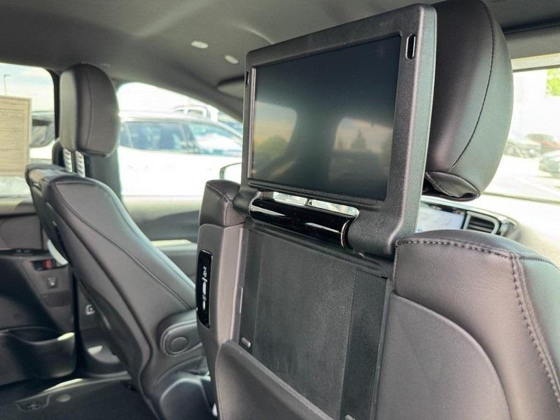 new 2025 Chrysler Pacifica car, priced at $46,597