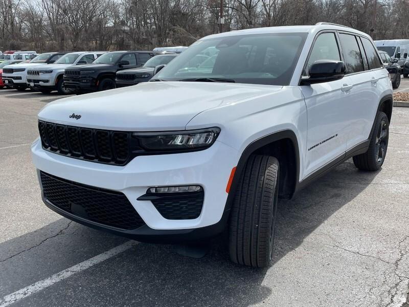 new 2024 Jeep Grand Cherokee car, priced at $47,395