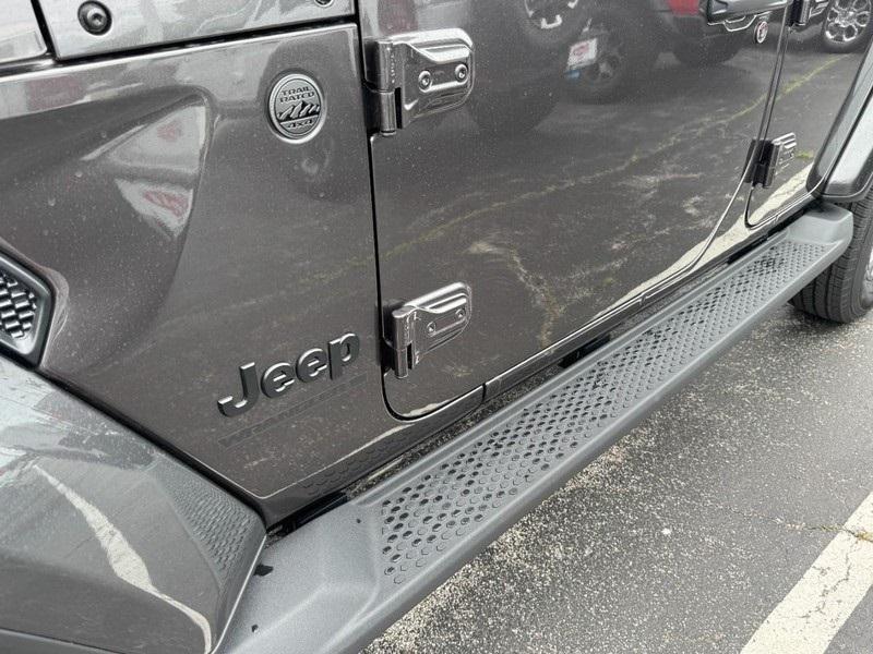 new 2025 Jeep Wrangler car, priced at $55,197