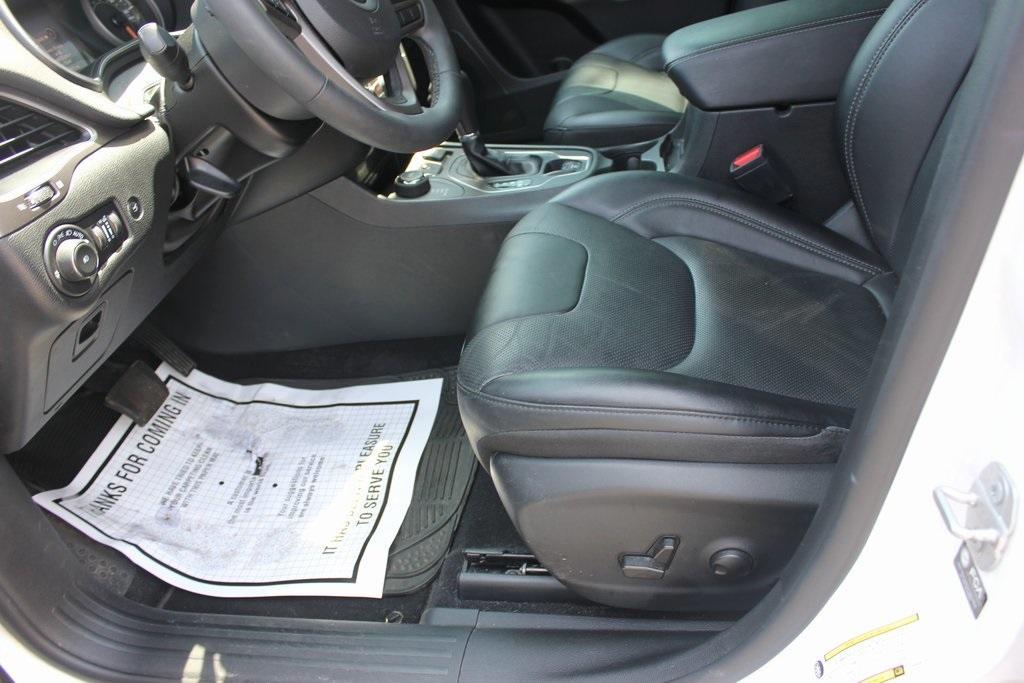 used 2022 Jeep Cherokee car, priced at $26,998