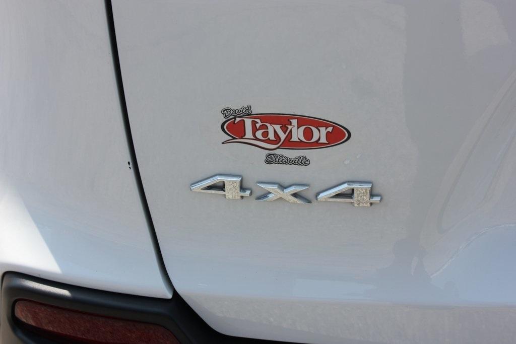 used 2022 Jeep Cherokee car, priced at $26,997