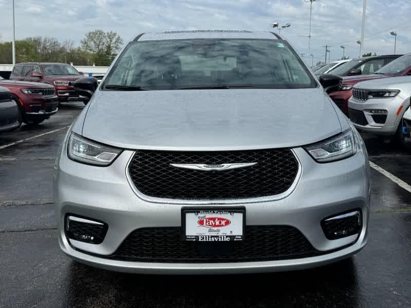 used 2024 Chrysler Pacifica car, priced at $36,335