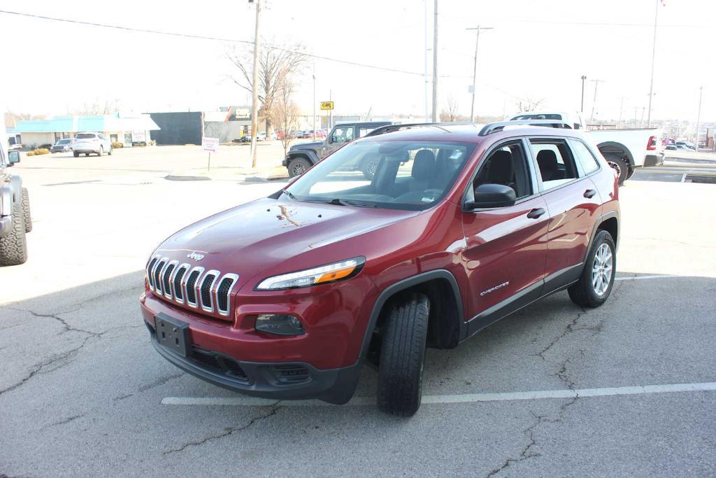 used 2016 Jeep Cherokee car, priced at $12,995