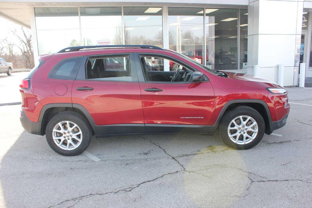 used 2016 Jeep Cherokee car, priced at $12,995