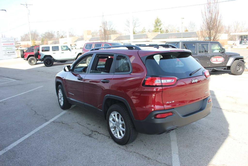 used 2016 Jeep Cherokee car, priced at $12,995