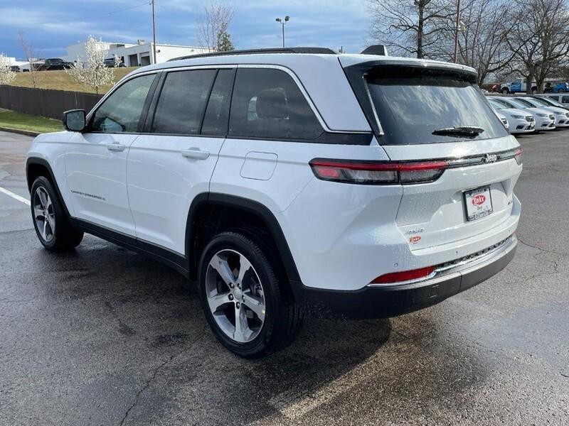 new 2024 Jeep Grand Cherokee car, priced at $52,062