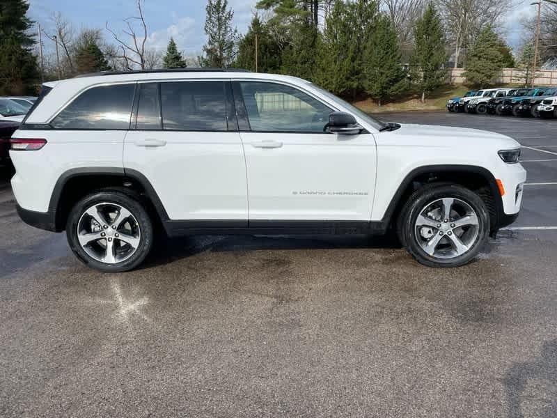 new 2024 Jeep Grand Cherokee car, priced at $47,062