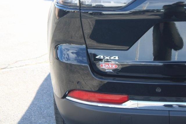 used 2023 Jeep Grand Cherokee car, priced at $32,475