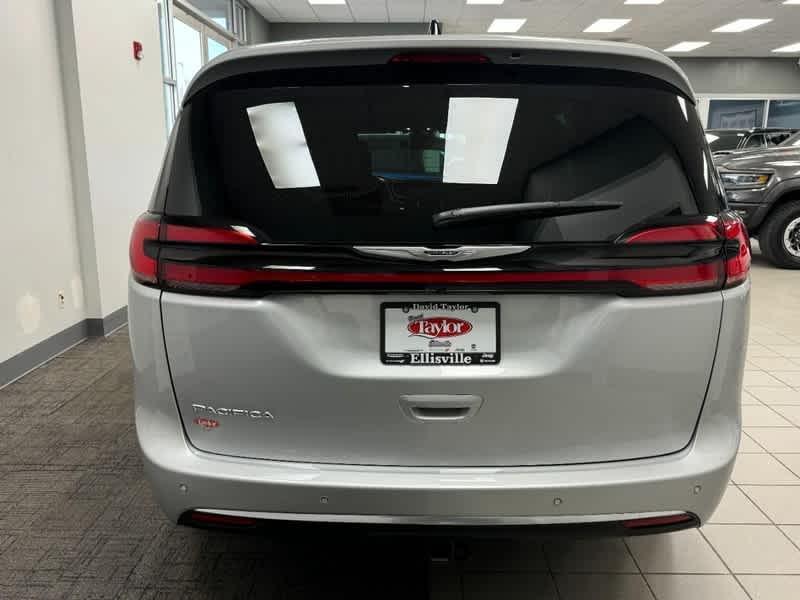 new 2024 Chrysler Pacifica car, priced at $51,404