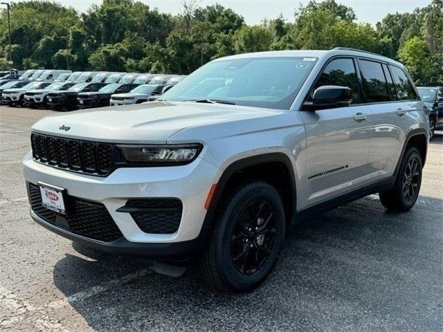 new 2024 Jeep Grand Cherokee car, priced at $43,305