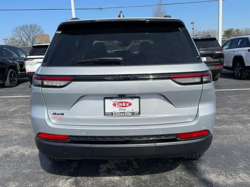 new 2024 Jeep Grand Cherokee car, priced at $42,235