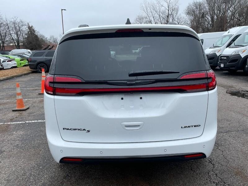 new 2024 Chrysler Pacifica car, priced at $51,765