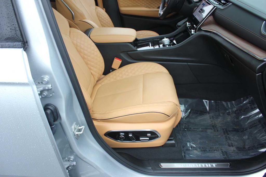 used 2024 Jeep Grand Cherokee car, priced at $55,851