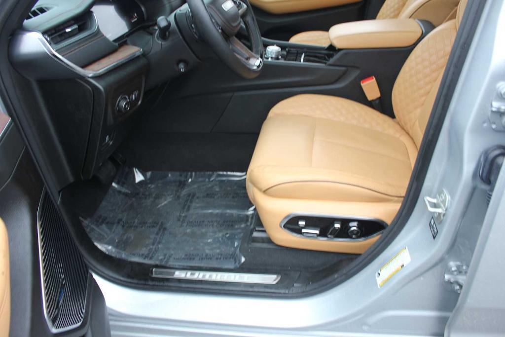 used 2024 Jeep Grand Cherokee car, priced at $55,851