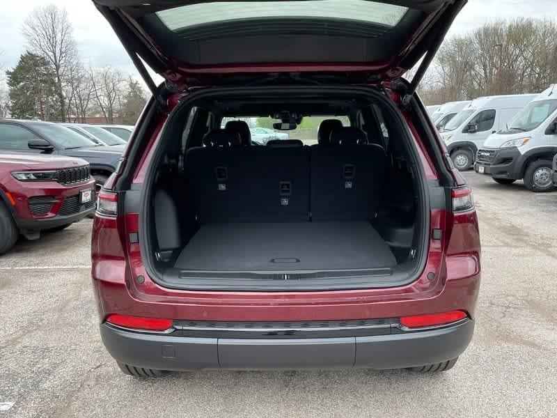 new 2024 Jeep Grand Cherokee car, priced at $43,735