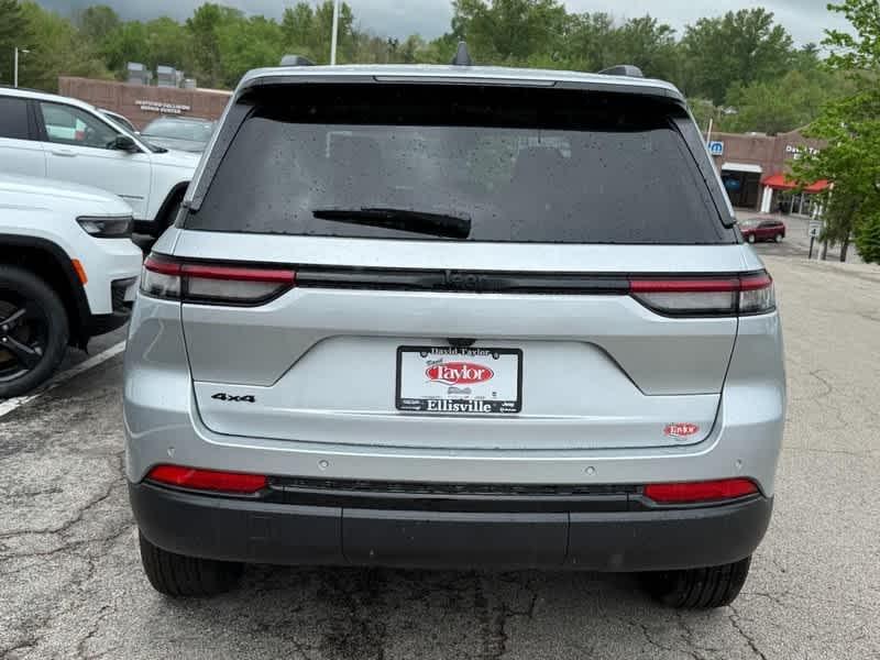 new 2025 Jeep Grand Cherokee car, priced at $45,725