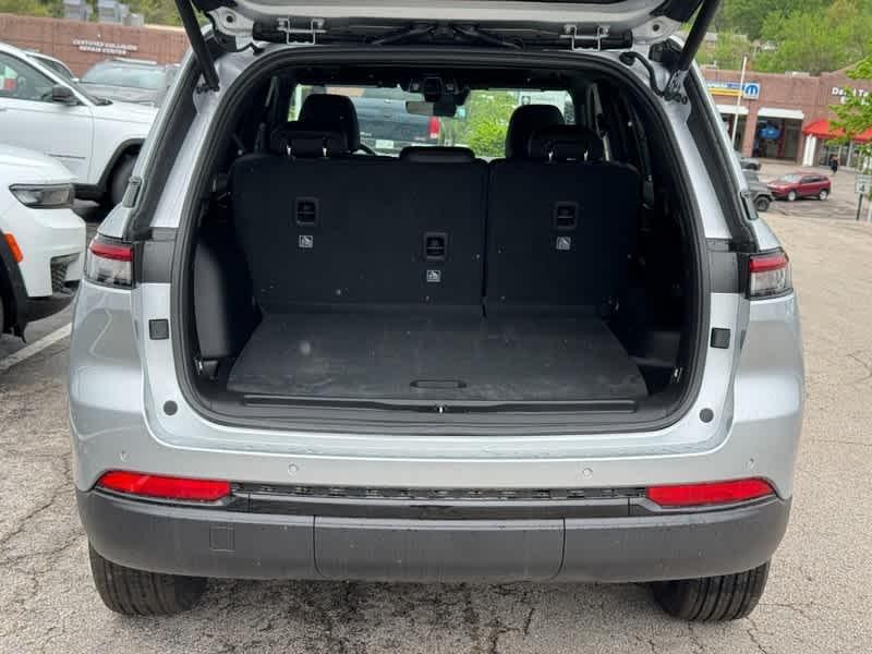 new 2025 Jeep Grand Cherokee car, priced at $45,725