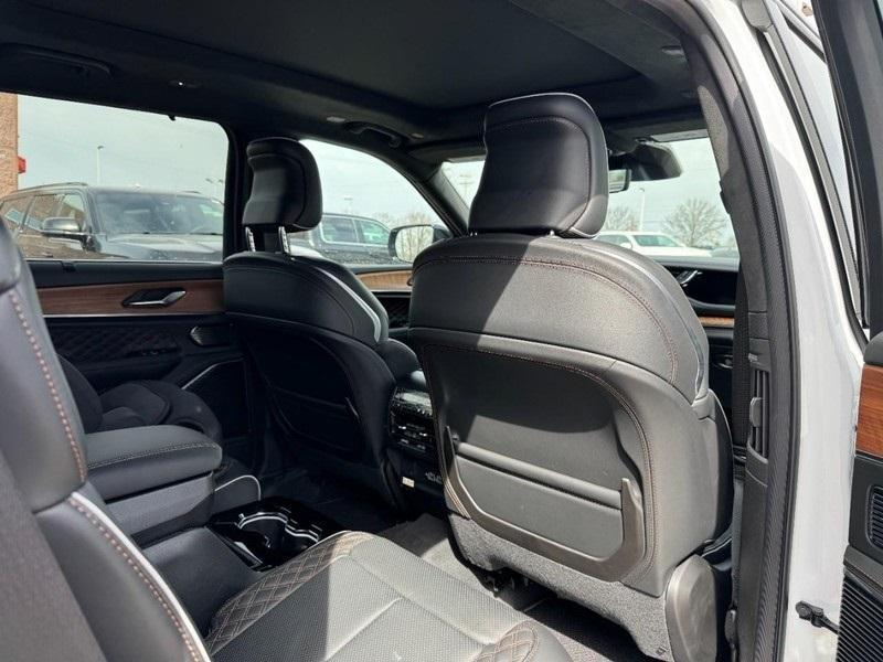 new 2025 Jeep Grand Cherokee L car, priced at $67,693