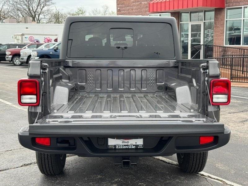 new 2025 Jeep Gladiator car, priced at $44,692