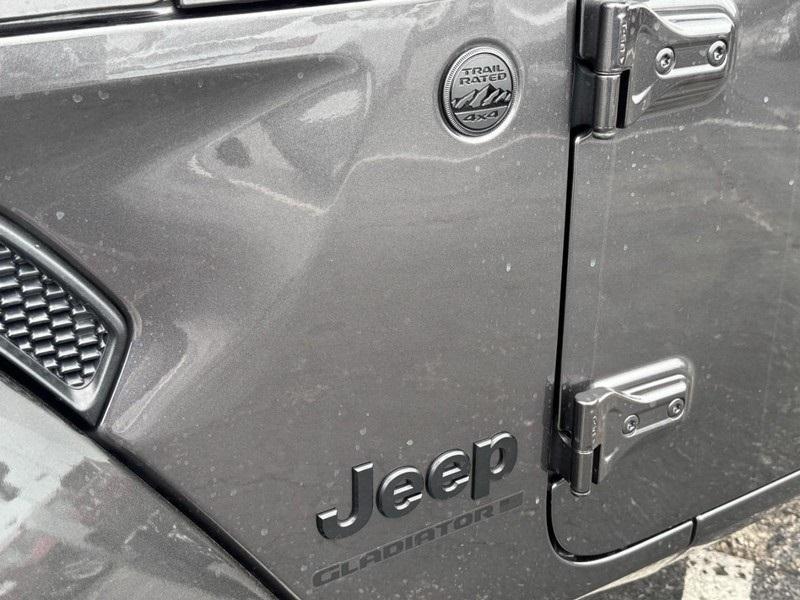 new 2025 Jeep Gladiator car, priced at $44,692