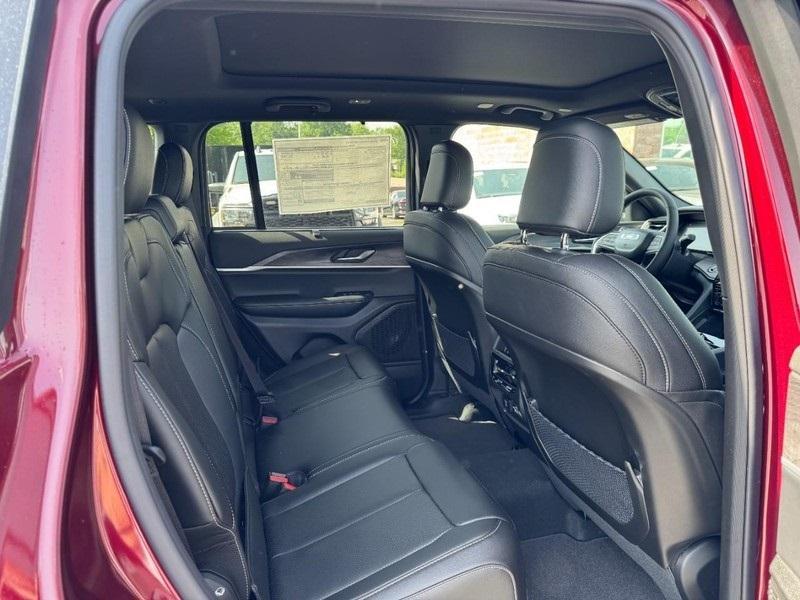 new 2025 Jeep Grand Cherokee car, priced at $50,096