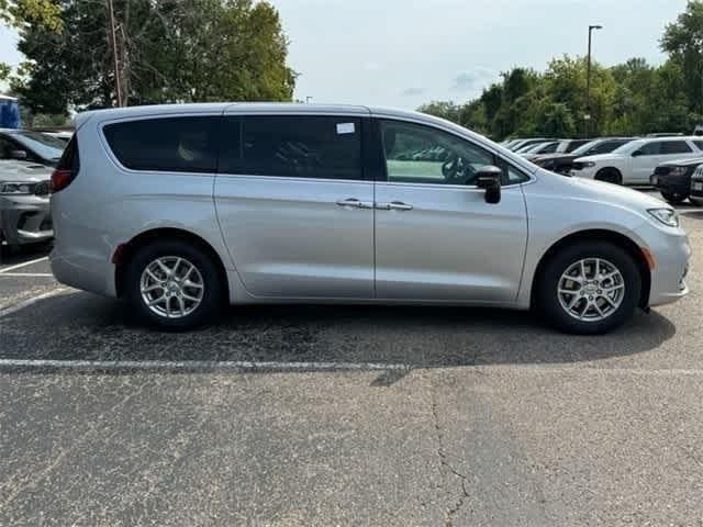 new 2024 Chrysler Pacifica car, priced at $48,340