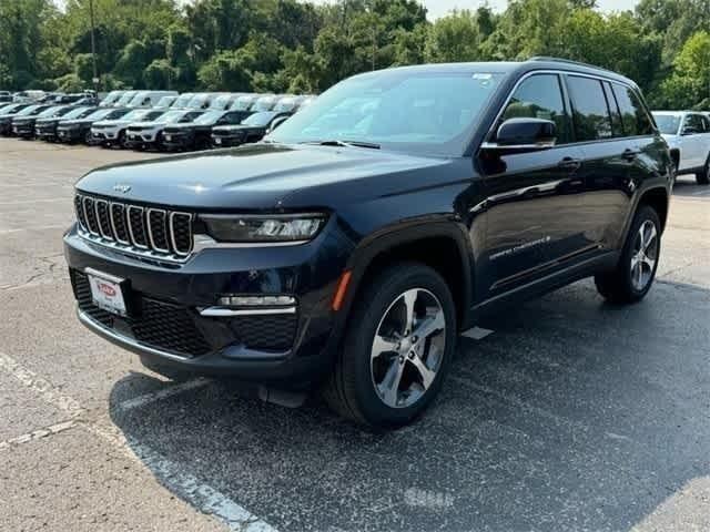 new 2024 Jeep Grand Cherokee car, priced at $46,000