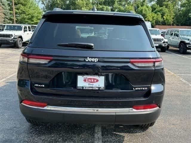 new 2024 Jeep Grand Cherokee car, priced at $46,000