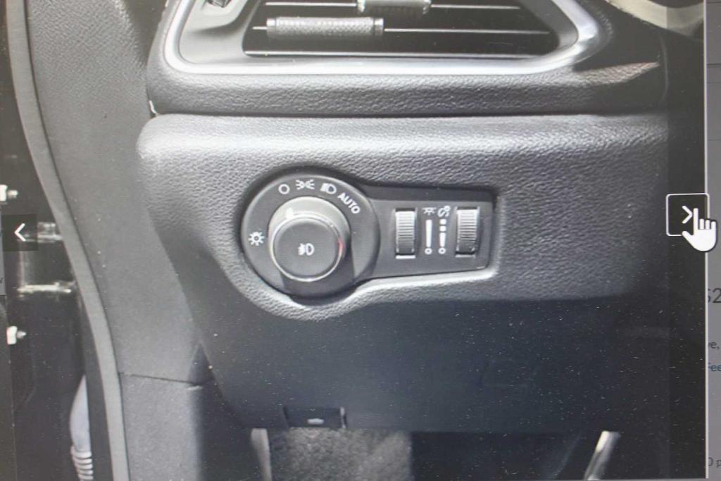 used 2021 Chrysler Pacifica Hybrid car, priced at $30,977